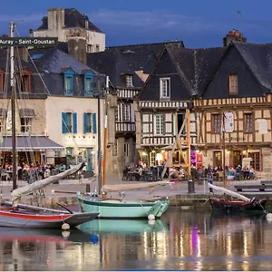 Apartment Rare - En Plein Milieu Du Port De St Goustan A Auray- Grand T2 - 50m2 -belle Terrasse