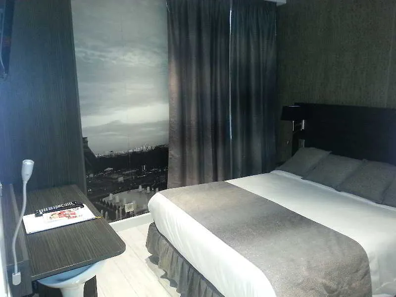Hotel Eden Opera Paris 3*,